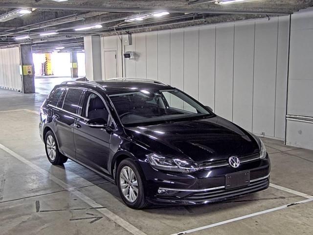 67 Volkswagen Golf variant AUCJZ 2018 г. (ZIP Osaka)